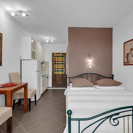 Apartments And Rooms With Parking Space Duce, Omis - 10303 Chambre photo