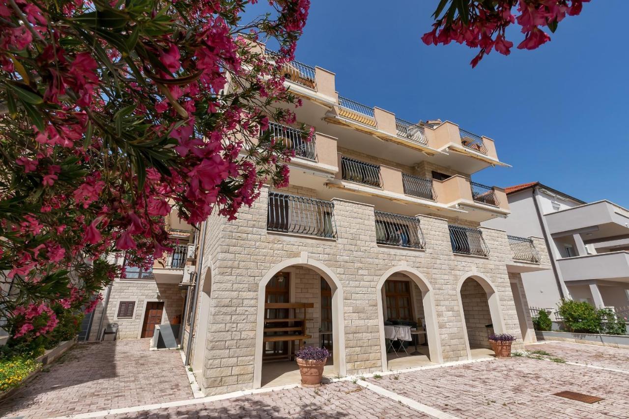 Apartments And Rooms With Parking Space Duce, Omis - 10303 Extérieur photo