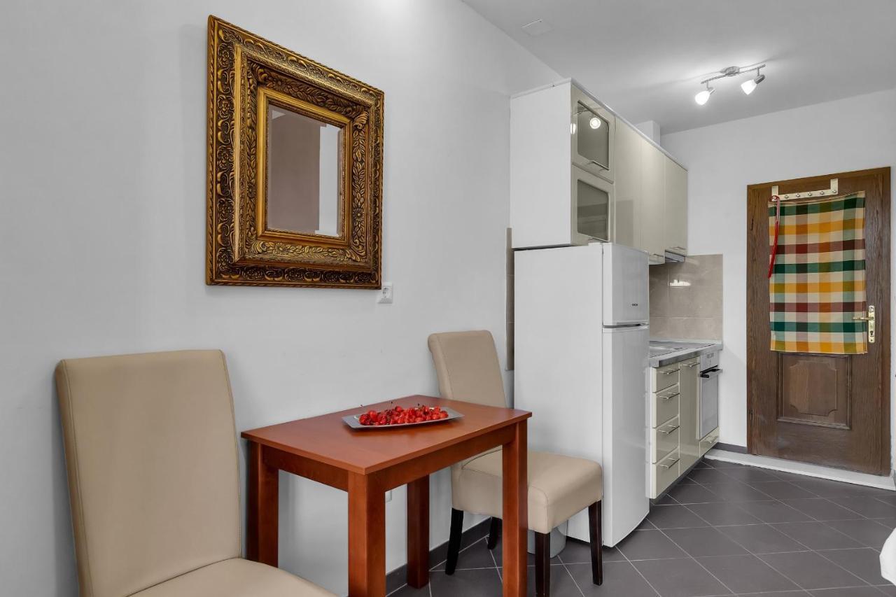 Apartments And Rooms With Parking Space Duce, Omis - 10303 Extérieur photo