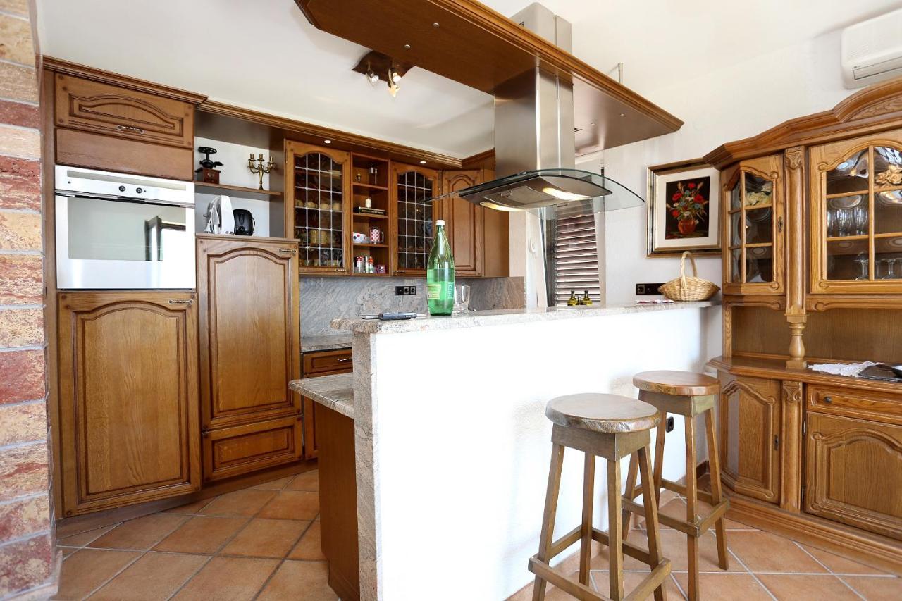 Apartments And Rooms With Parking Space Duce, Omis - 10303 Extérieur photo