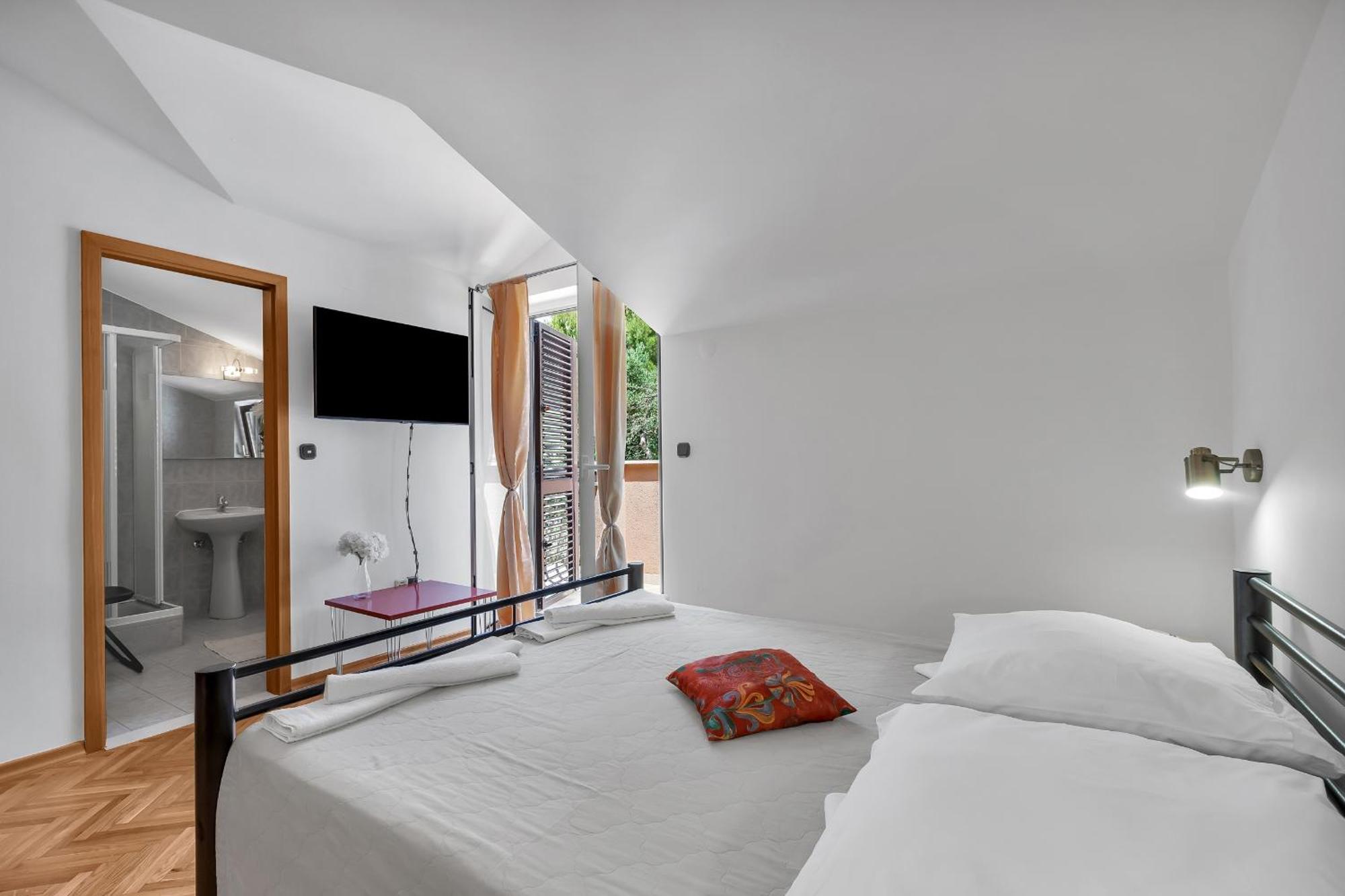 Apartments And Rooms With Parking Space Duce, Omis - 10303 Chambre photo